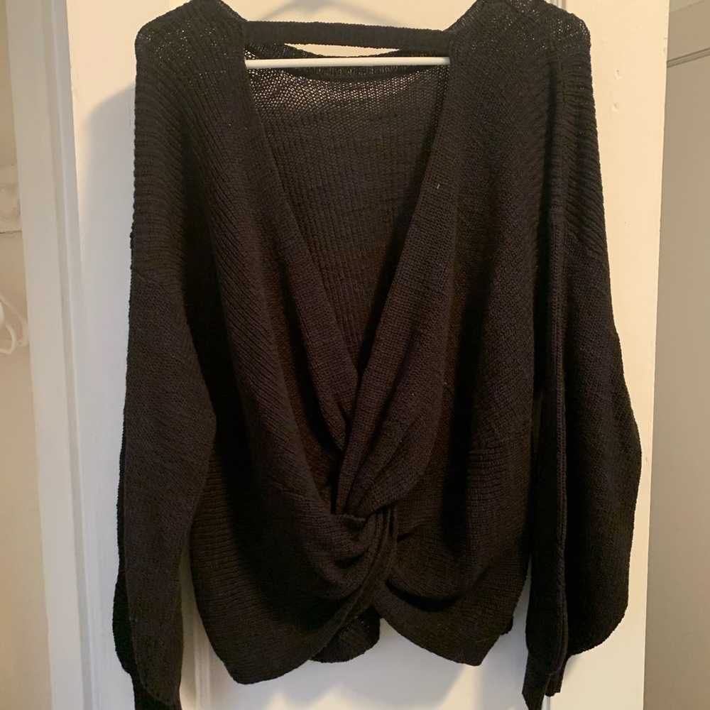 Must have Sweater - Picture 2 of 6